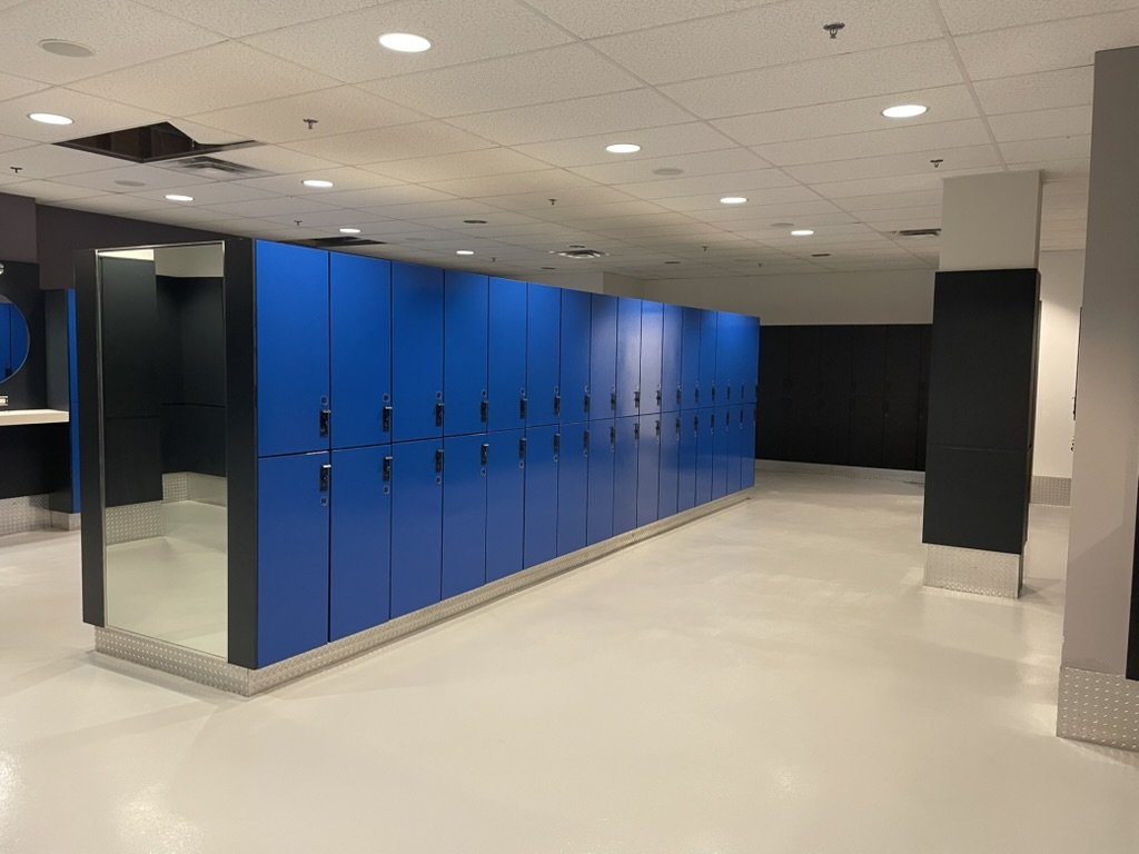 Light gray one coat colour epoxy, commercial locker room